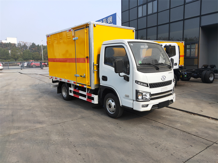 跃进福运小型炸药运输车