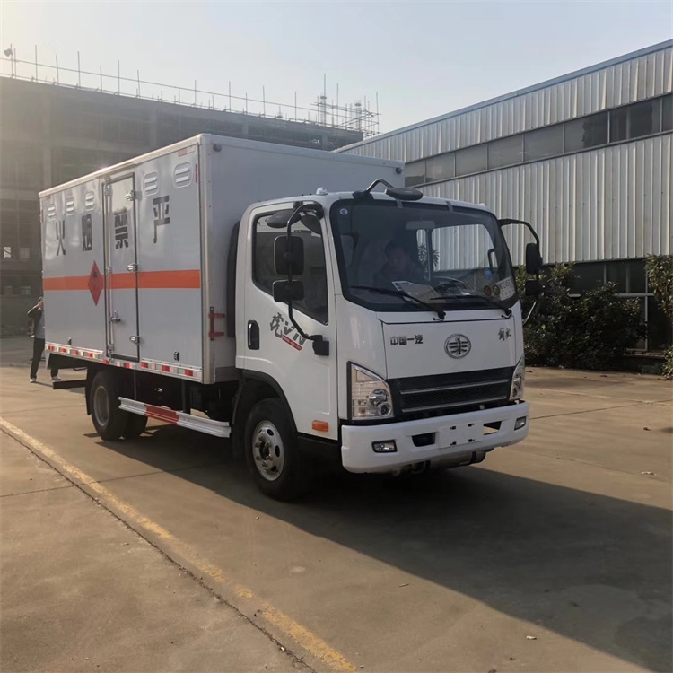 解放爆破器材运输车