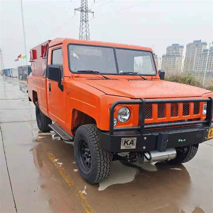 井下矿用1.5吨无轨柴油炸药运输车